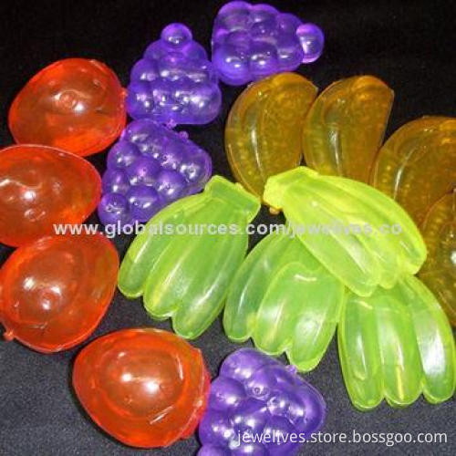 BPA-free reusable plastic ice cubes, won't dilute drinks